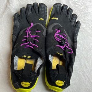 Women's Vibram FiveFingers, V- Run Running Shoe Size 42